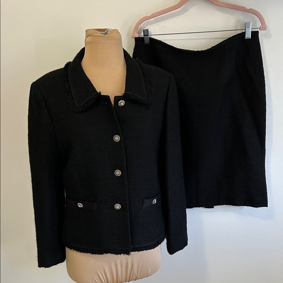 Tahari Jackets & Blazers - Tahari Luxe Black Tweed Blazer Skirt Set